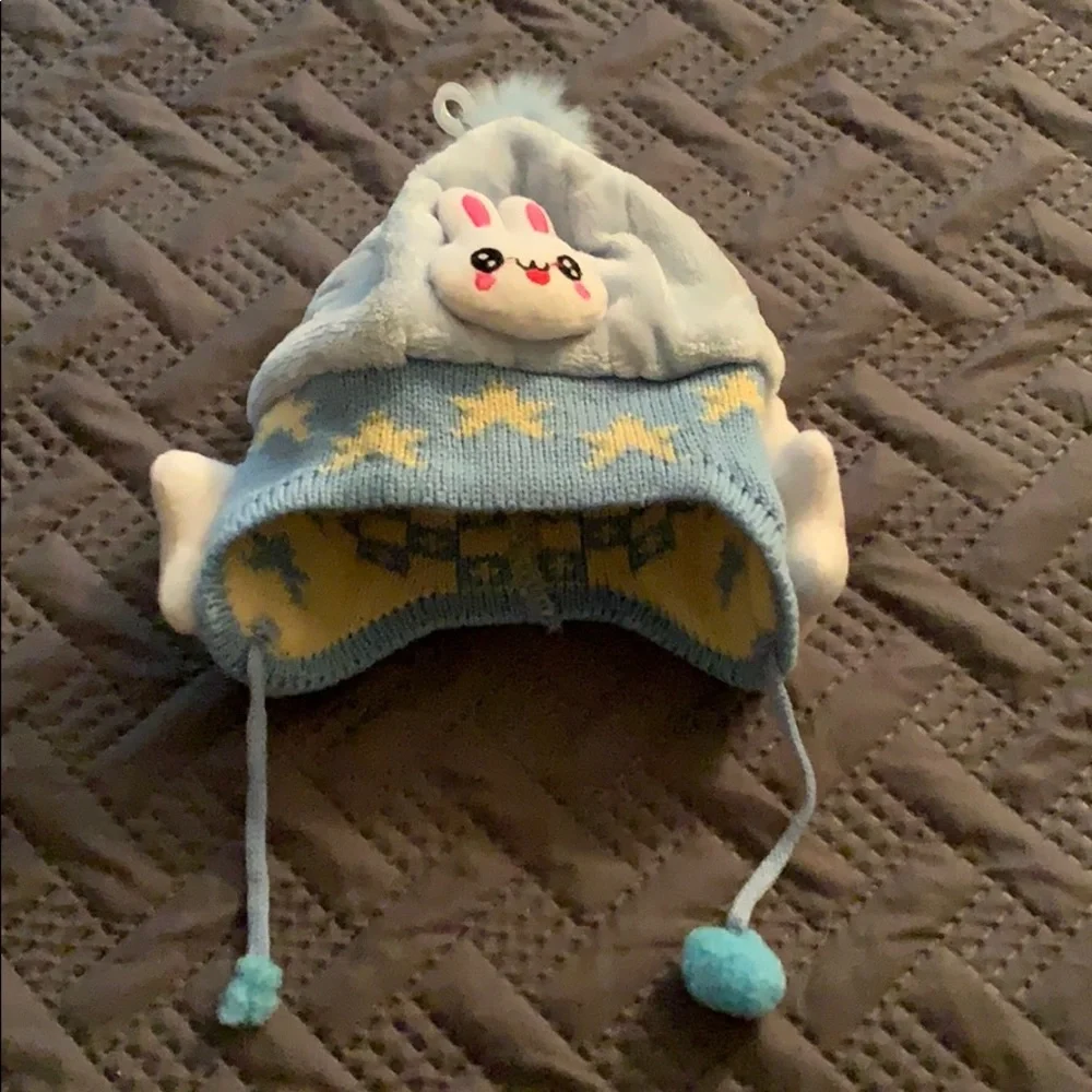 ⚠️ needs repair so cute winter hat